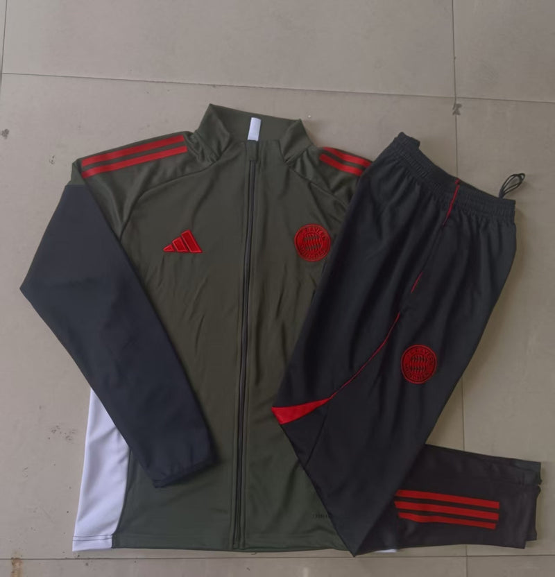 PANTALONES + SUDADERA BAYERN DE MUNICH VII 25/26