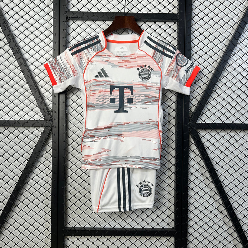 BAYERN DE MUNICH II 25/26 CONJUNTO INFANTIL