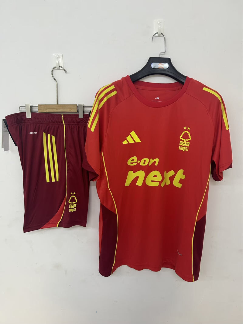 CAMISETA + PANTALONES NOTTINGHAM FOREST I 25/26