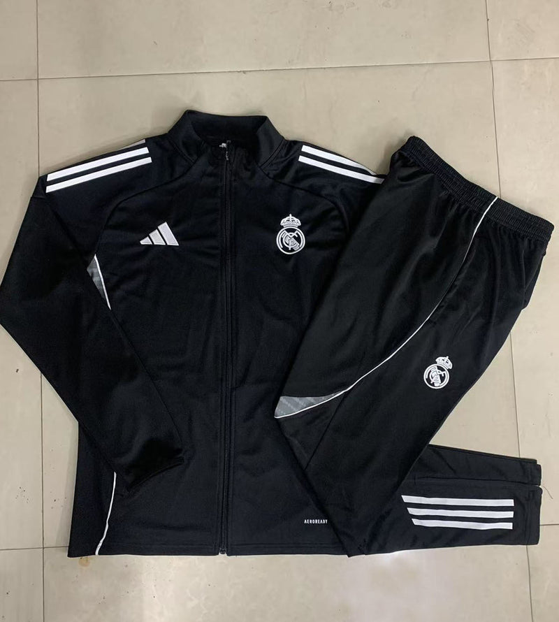 PANTALONES + SUDADERA REAL MADRID XVIII 25/26
